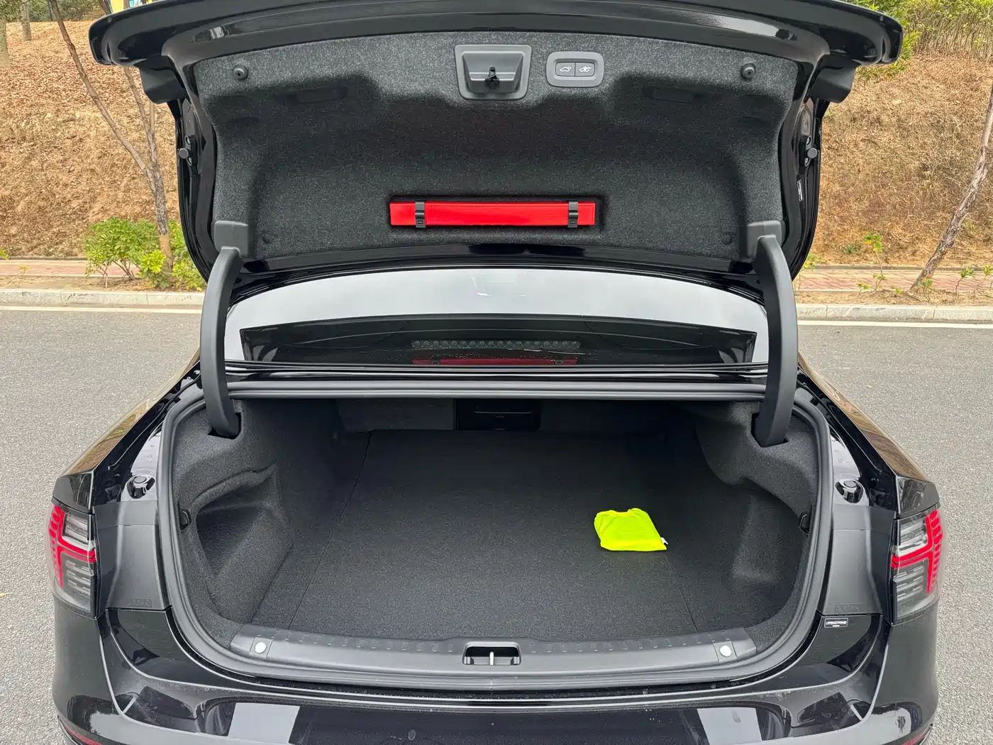 Volvo S90 2026 B5 Zhiyuan Luxury Edition фото 12