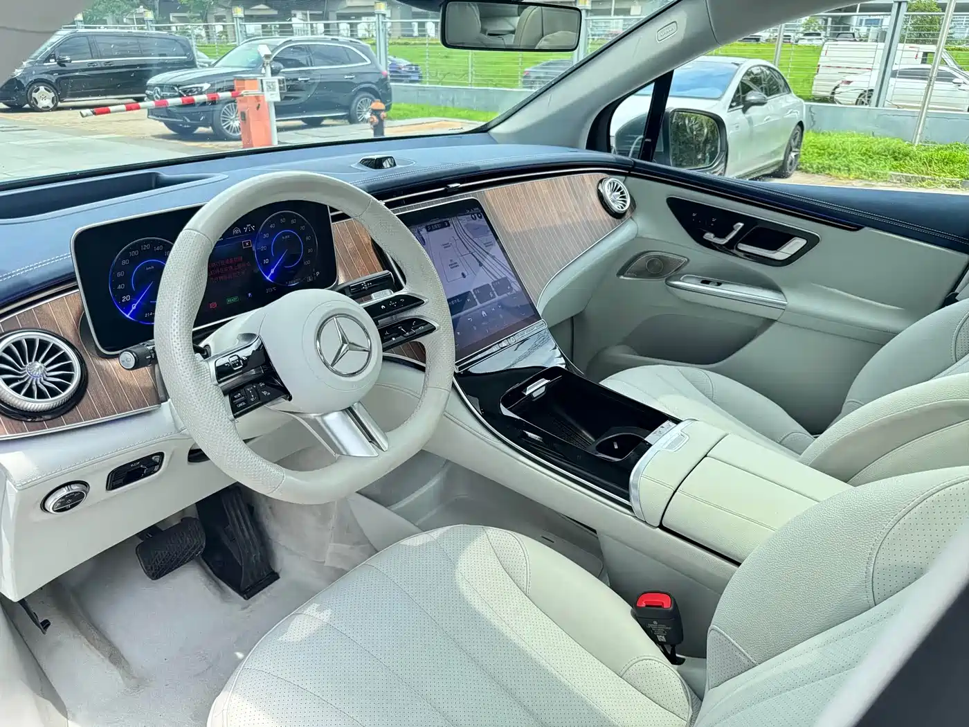 Mercedes-Benz EQE SUV 2024 500 4MATIC Luxury Edition фото 6