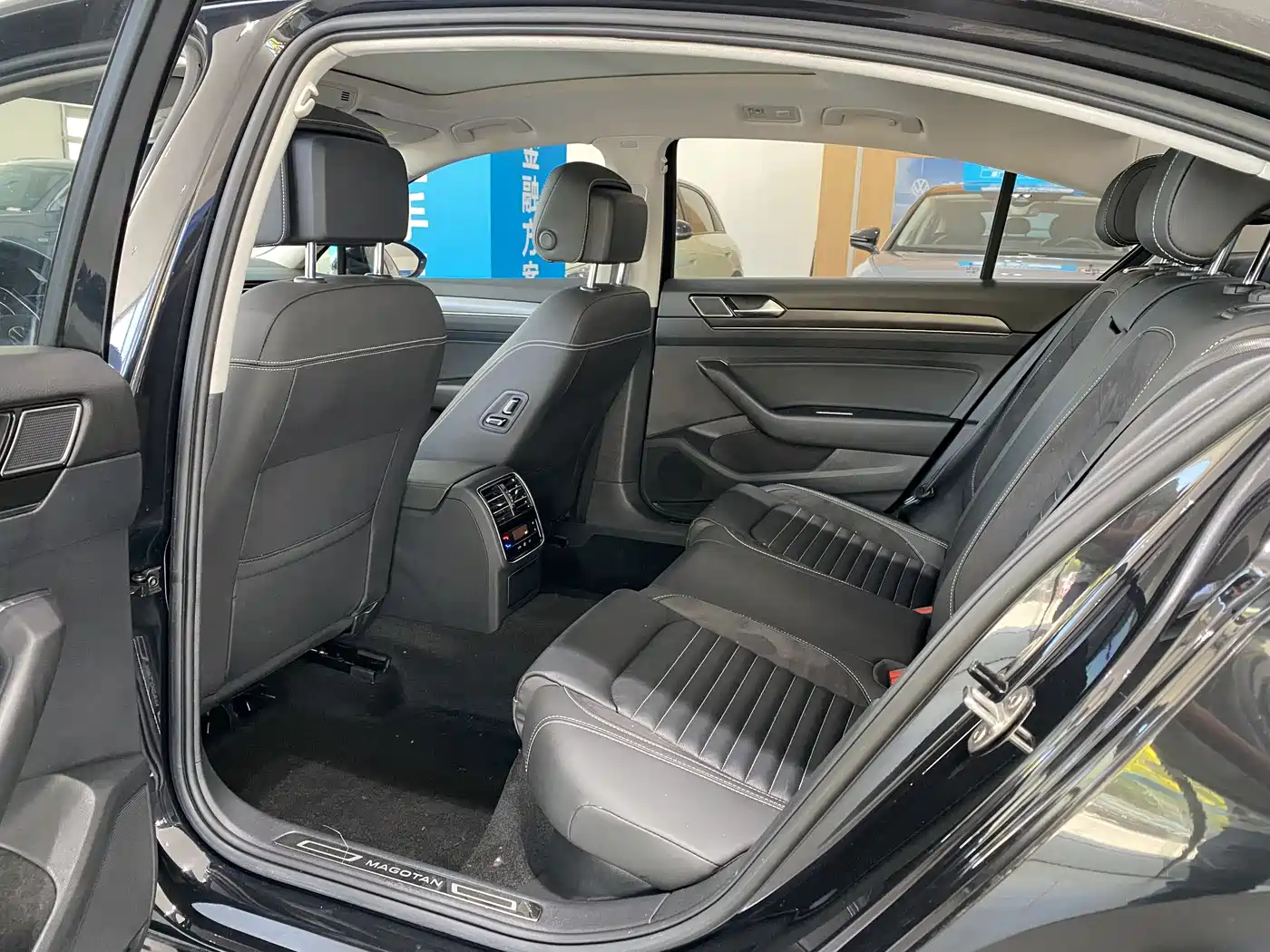 Volkswagen Magotan 2020 330TSI DSG Leading фото 5