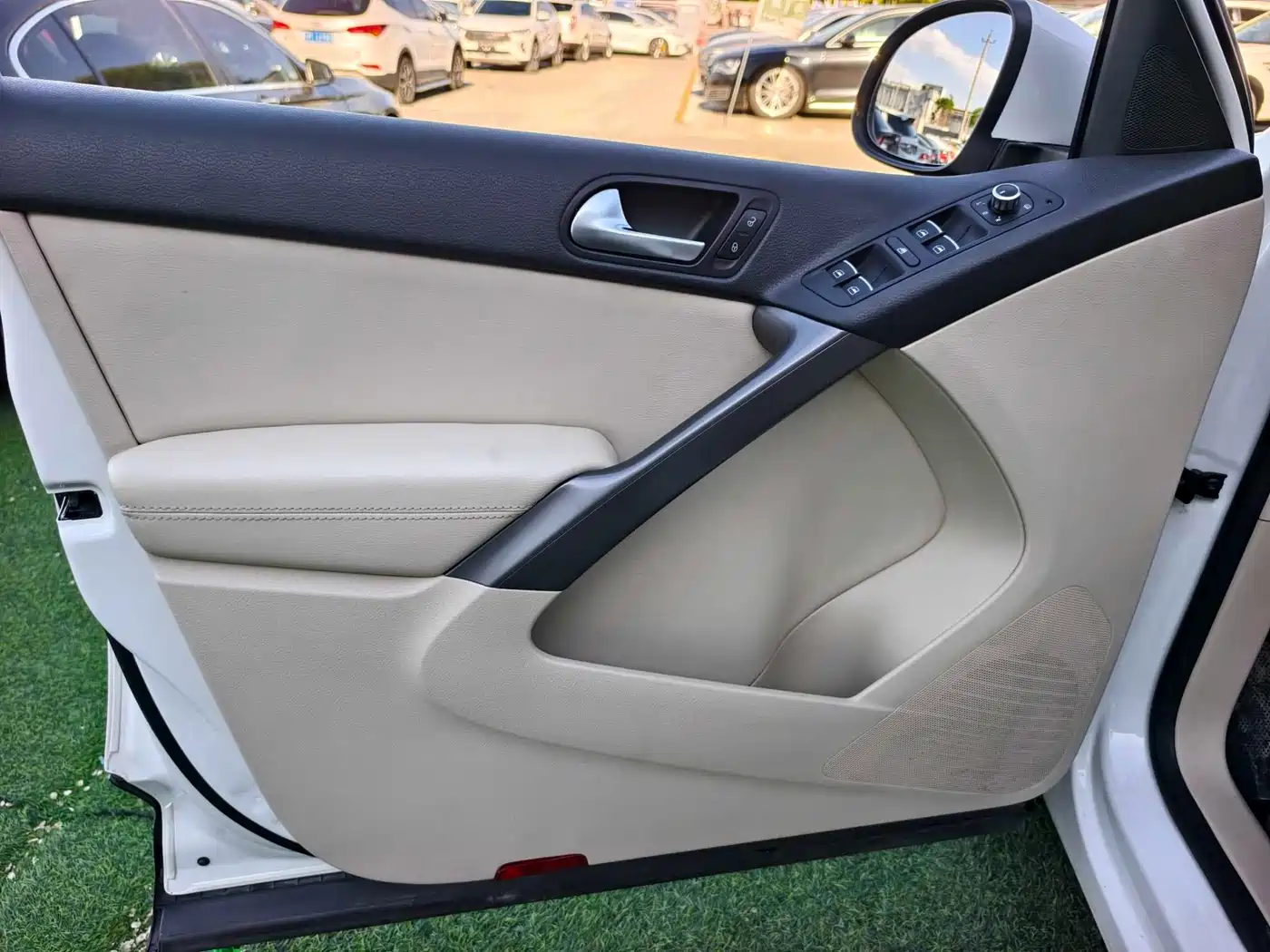 Volkswagen Tiguan 2012 1.8TSI Automatic 4WD Elite Edition фото 4