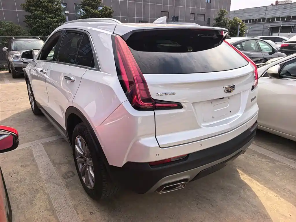 Cadillac XT4 2020 28T FWD Leading Trim фото 4