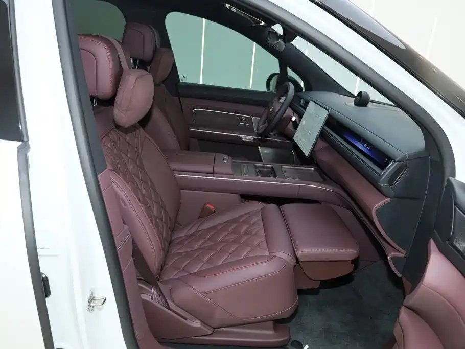 NIO ES8 2026 2025 Base Model 7-Seater