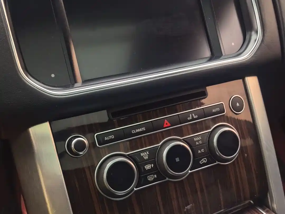 Land Rover Range Rover 2015 3.0 TDV6 Vogue фото 17