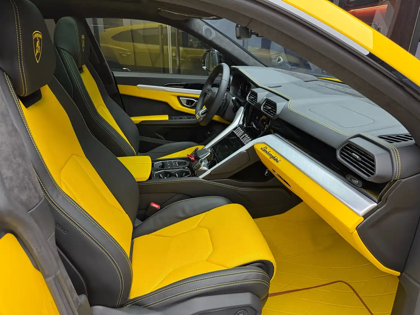 Lamborghini Urus 2021 4.0T V8 фото 13