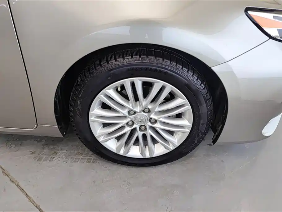 Lexus ES 2015 200 Elite Edition фото 6
