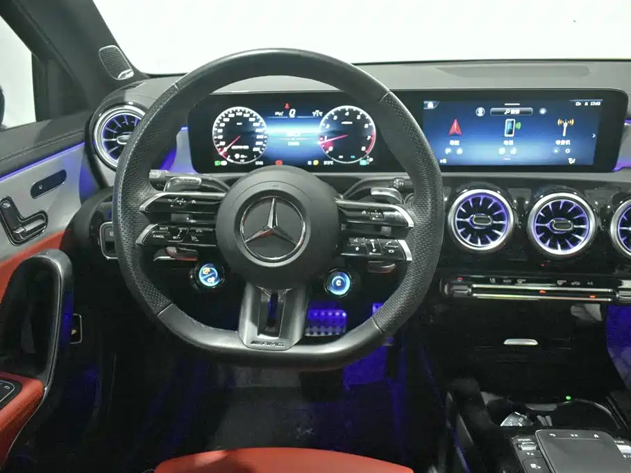 Mercedes-Benz A-Class AMG 2024 AMG A 35 L 4MATIC фото 8