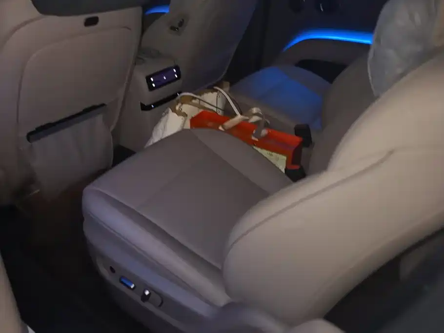 Li Auto Li i8 2025 2025 Standard Edition