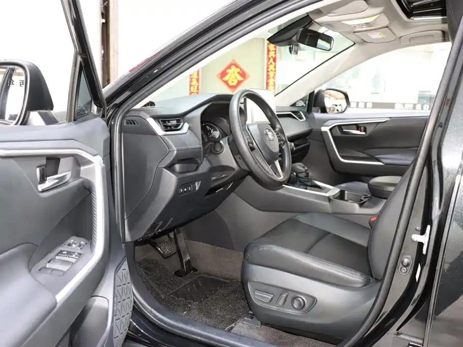 Toyota RAV4, миниатюра 10