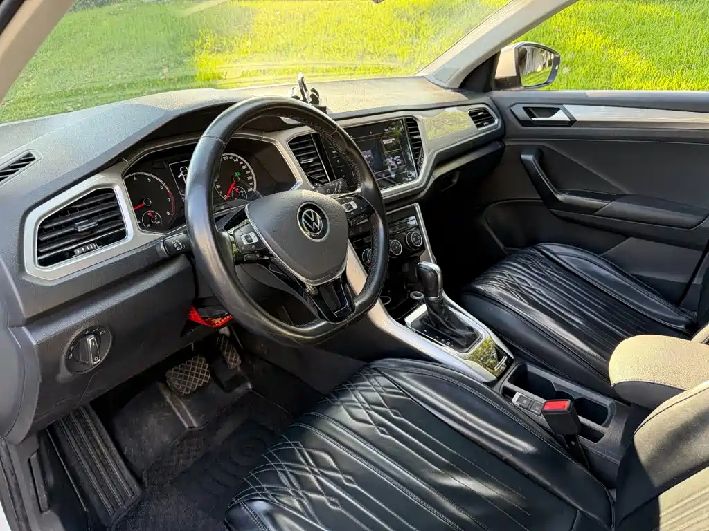 Фото 7 - Volkswagen T-ROC