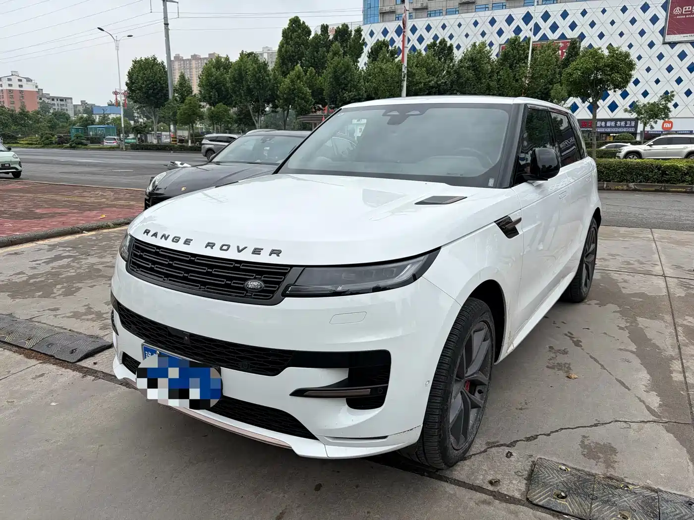 Land Rover Range Rover Sport 2025 400PS Dynamic SE