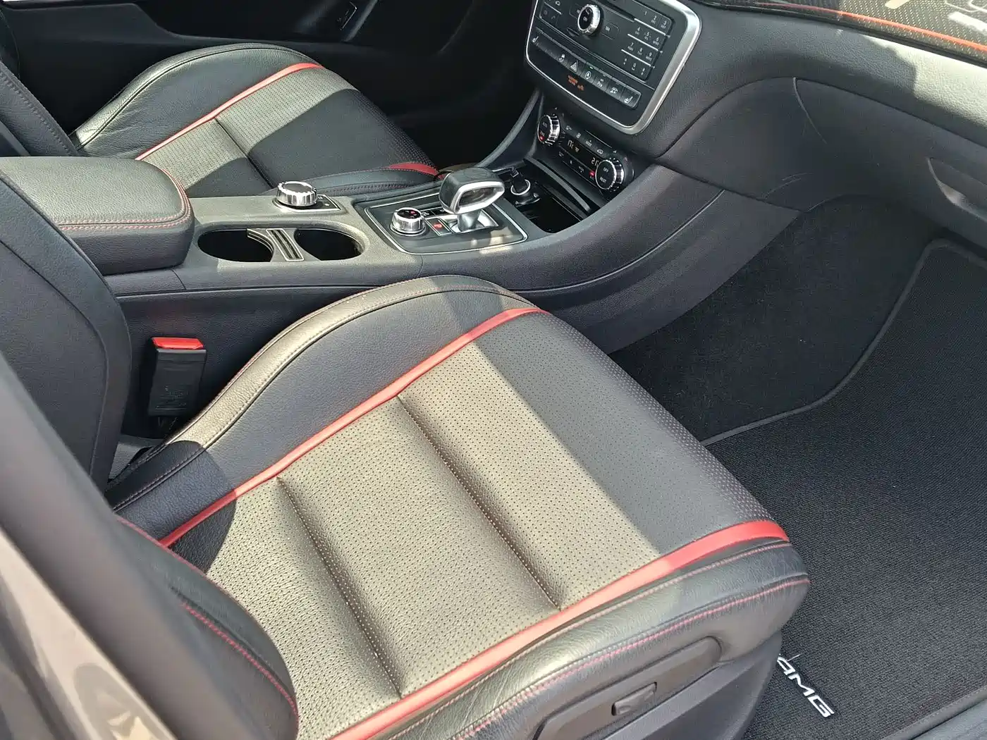 Mercedes-Benz GLA AMG 2015 AMG GLA 45 4MATIC фото 9