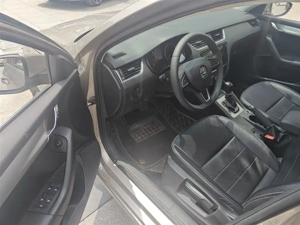 Škoda Octavia 2020 1.5L Automatic Smart Comfort Edition фото 14