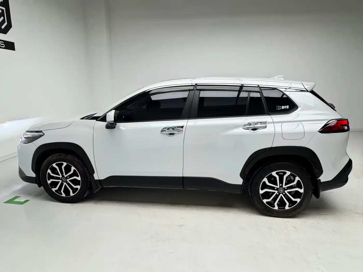 Toyota Frontlander 2023 2.0L CVT Luxury Edition фото 9