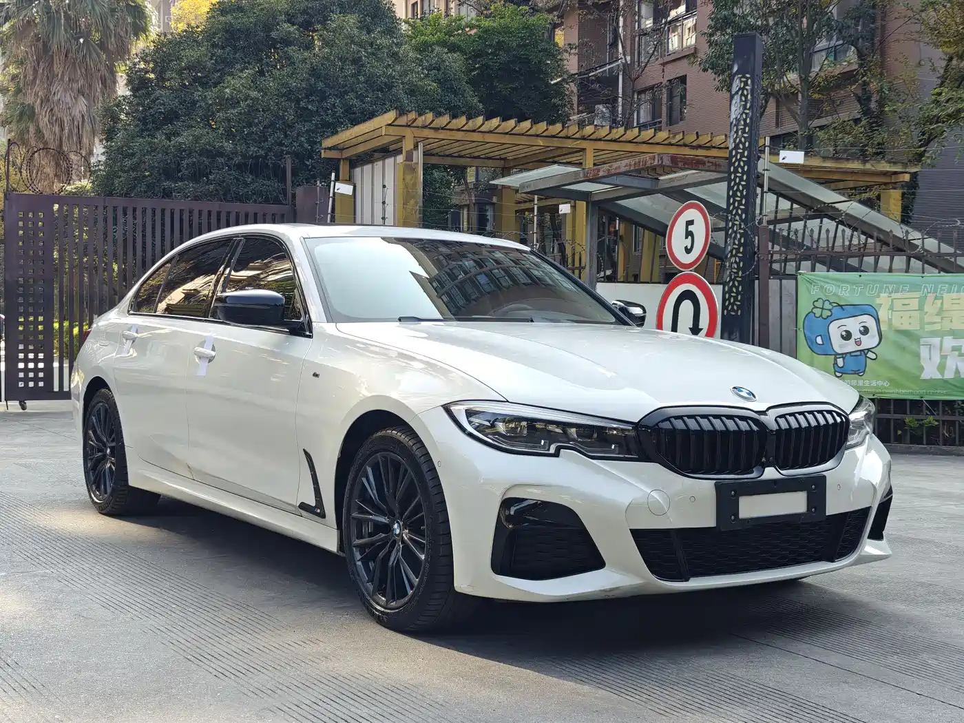 BMW 3 Series 2021 325Li M Sport Night Edition фото 3