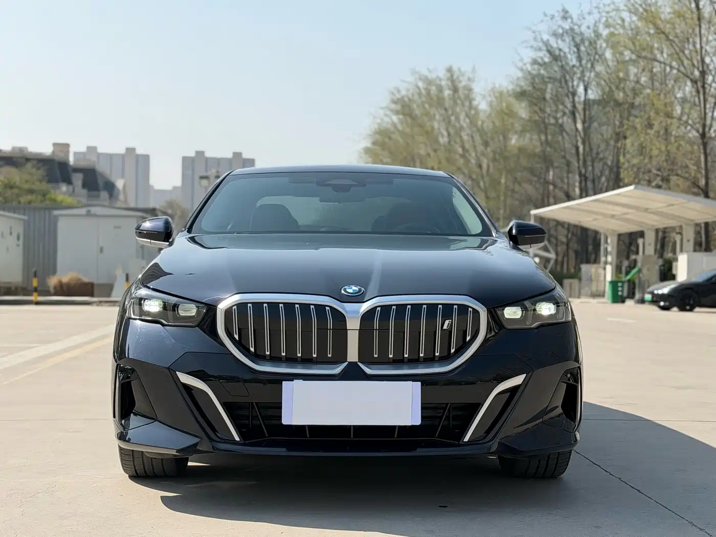 BMW I5