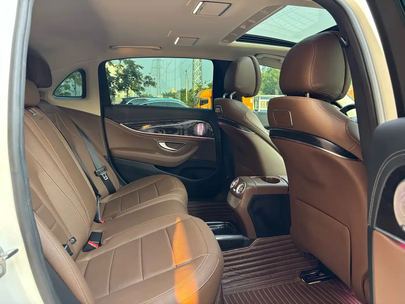 Mercedes-Benz E-Class 2019 E 200 L Sport 4MATIC фото 13