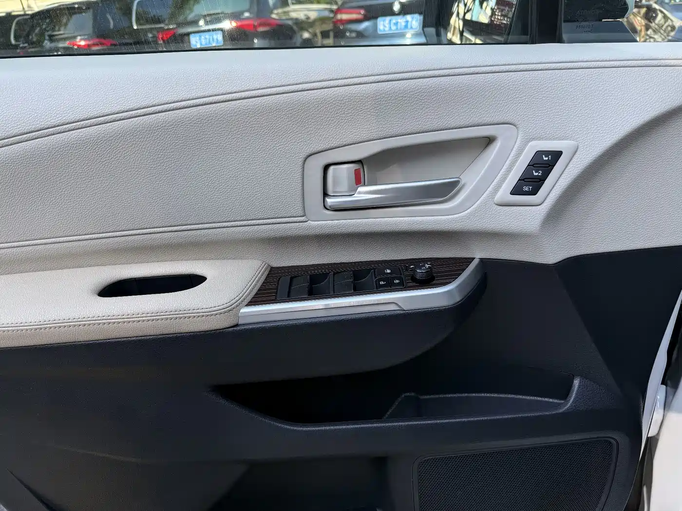 Toyota Granvia 2024 2.5L Hybrid Premium PLUS фото 14