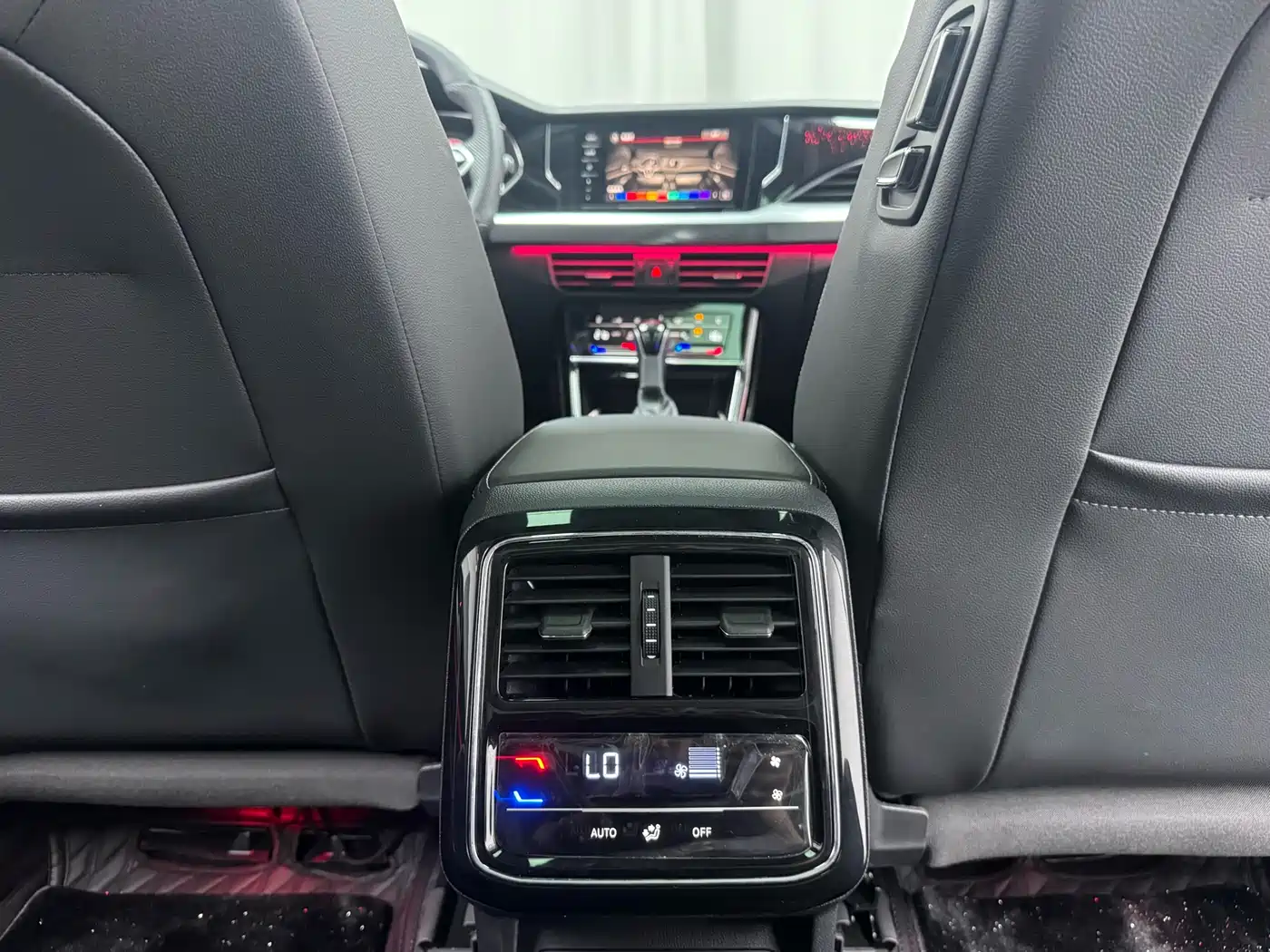 Volkswagen Passat 2024 330TSI Starlight Elite Edition фото 13
