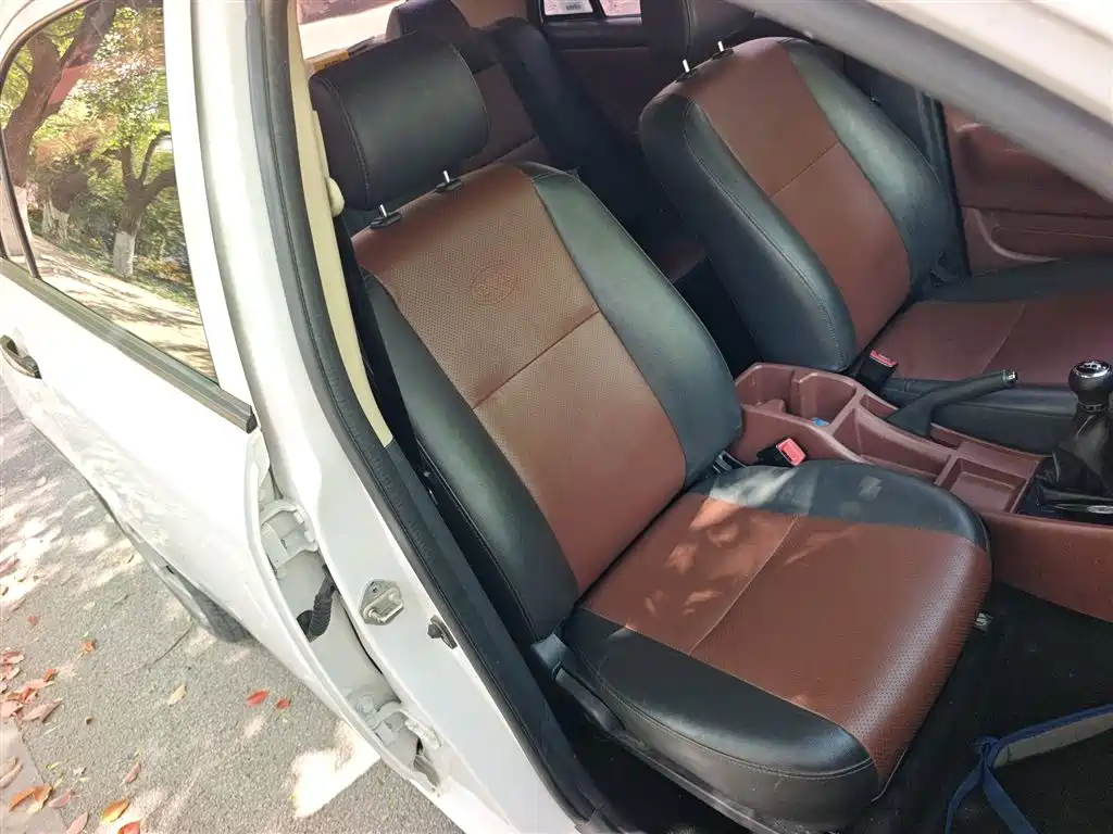 BYD F3 2012 Energy-saving Edition 1.5L Manual Comfort фото 19