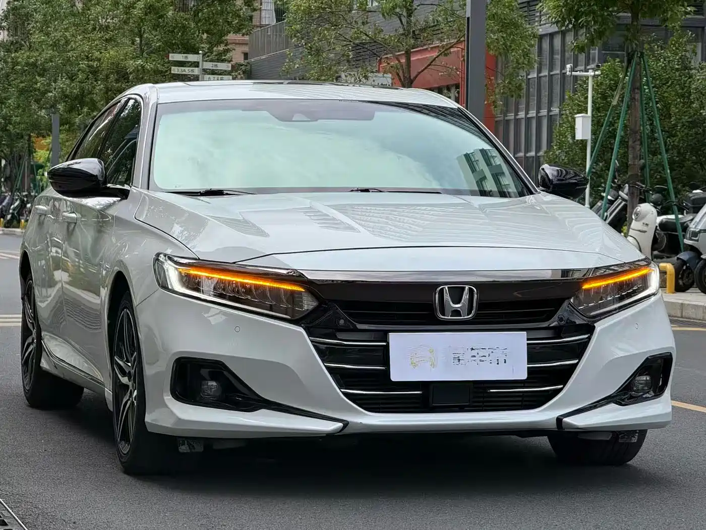 Фото 3 - Honda Accord