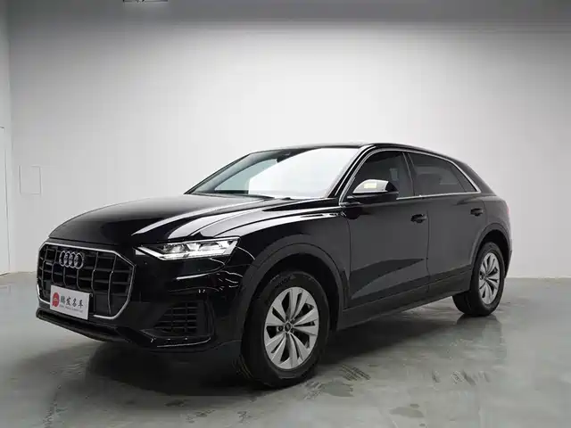 Audi Q8 55 TFSI, Люкс Драйв
