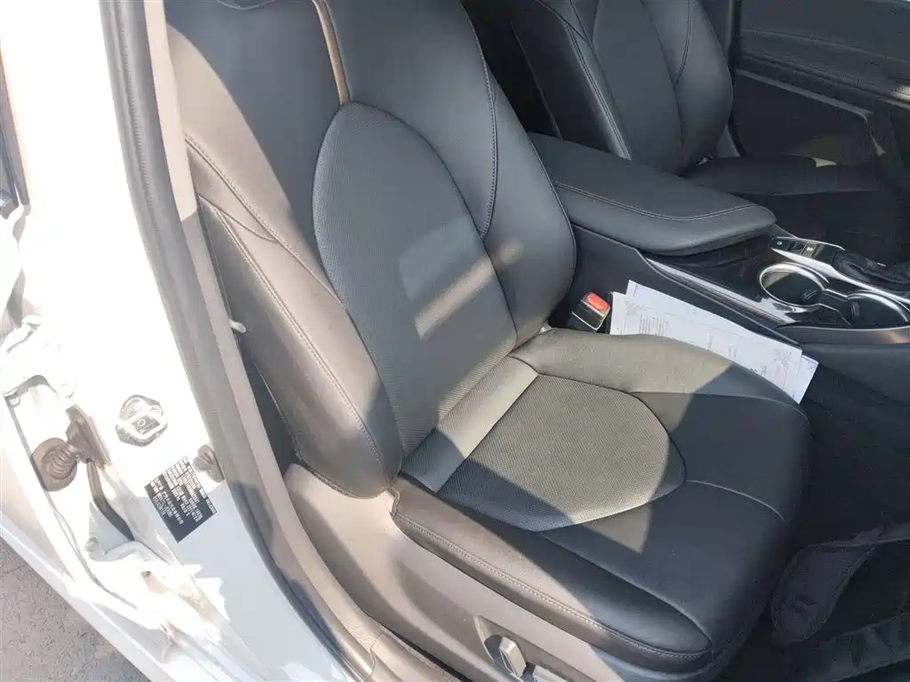 Toyota Camry 2021 2.0G Luxury Edition фото 19