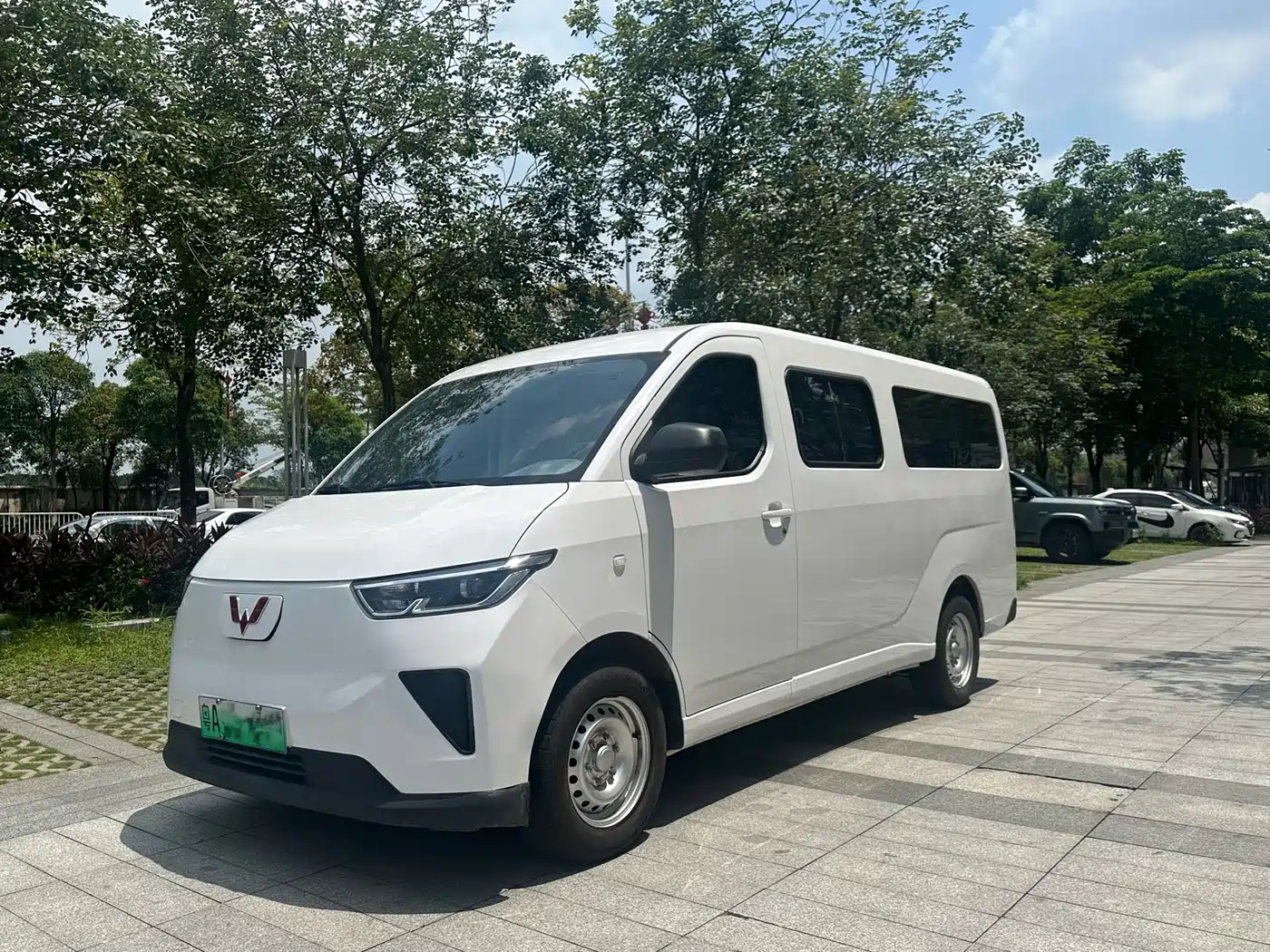 Wuling Motors Wuling Yangguang 2024 300KM Comfort Bus Version 75kW