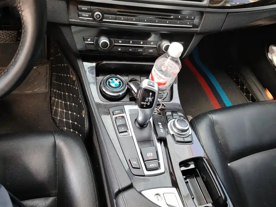 BMW 5 Series 2014 525Li Leading фото 16