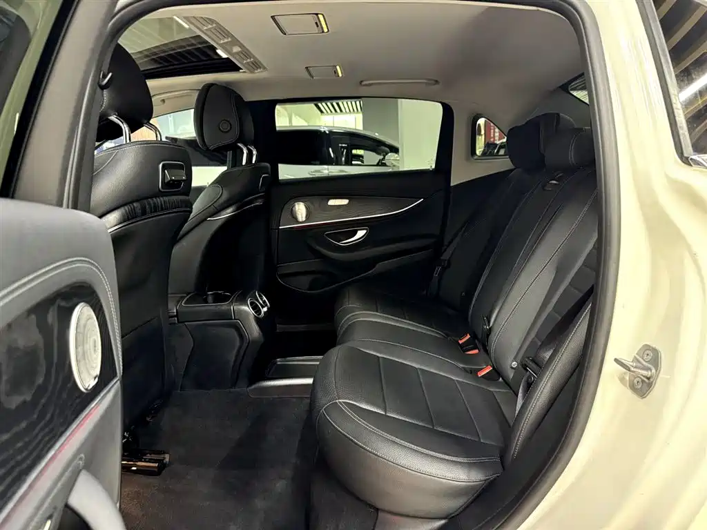 Mercedes-Benz E-Class 2017 E 300 L Sport Fashion фото 12