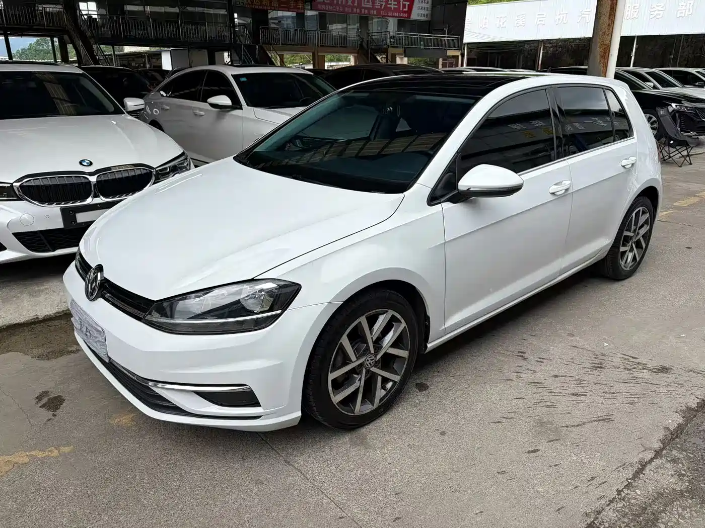 Фото 1 - Volkswagen Golf