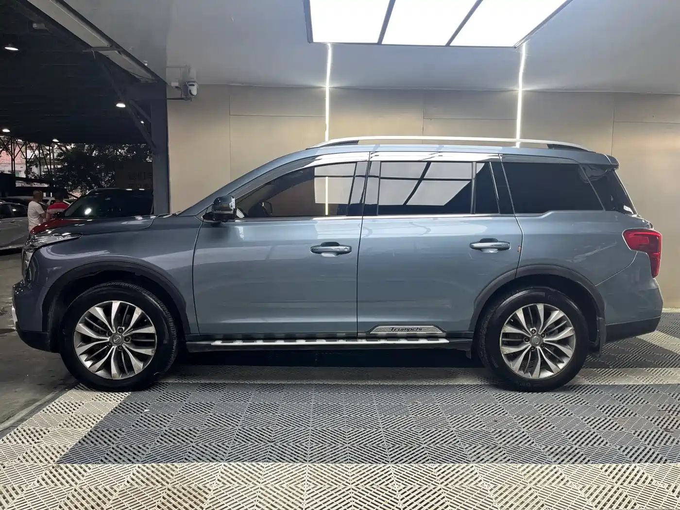 GAC Trumpchi Trumpchi GS8 2017 320T 2WD Luxury Smart Connect (7-seater) фото 4