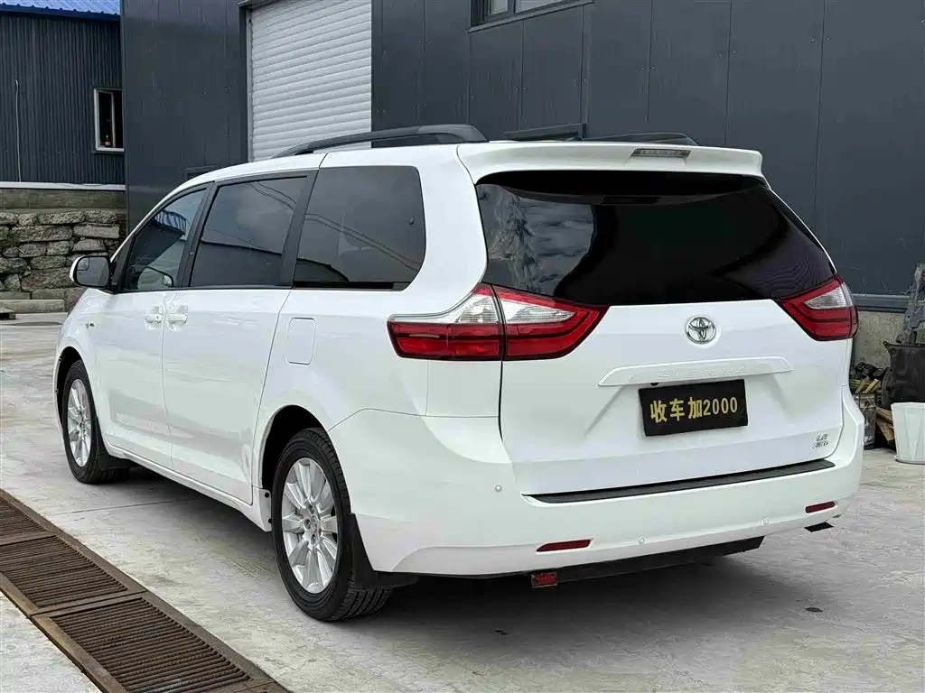 Toyota Sienna 2015 3.5L 4WD L фото 9