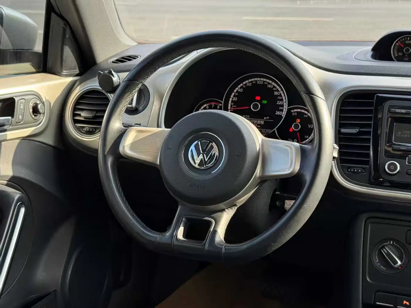 Volkswagen Beetle 2013 1.4TSI Comfort фото 8