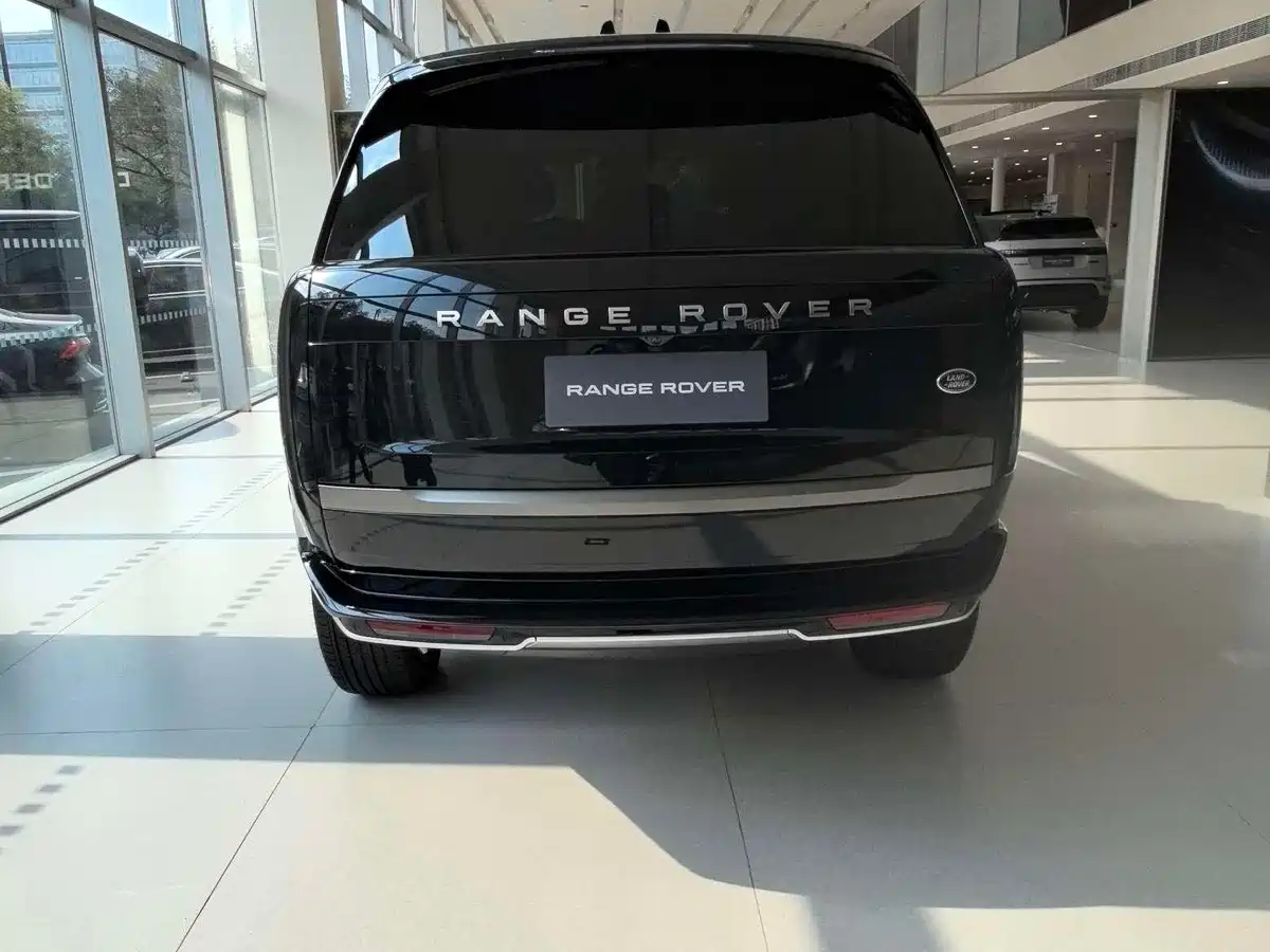 Land Rover Range Rover 2026 Model 3.0 L6 400PS SE Long Wheelbase Version фото 8