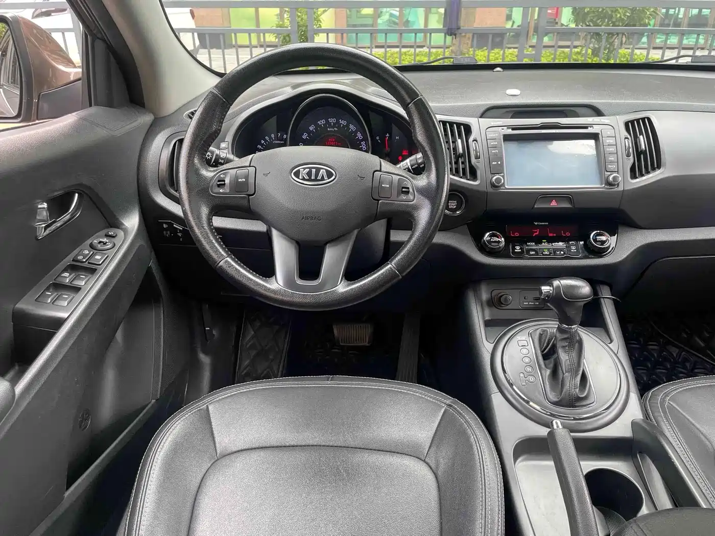 Kia Sportage 2012 2.0L Automatic 2WD NAVI Edition фото 10