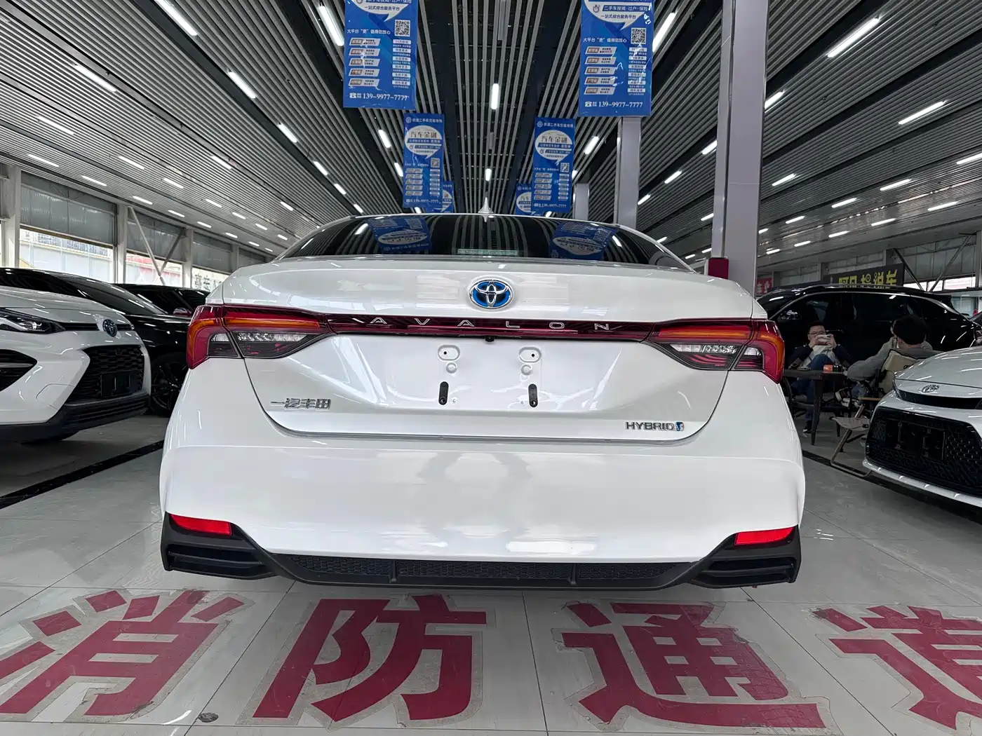 Toyota Avalon 2023 Hybrid 2.5L Luxury Edition фото 5