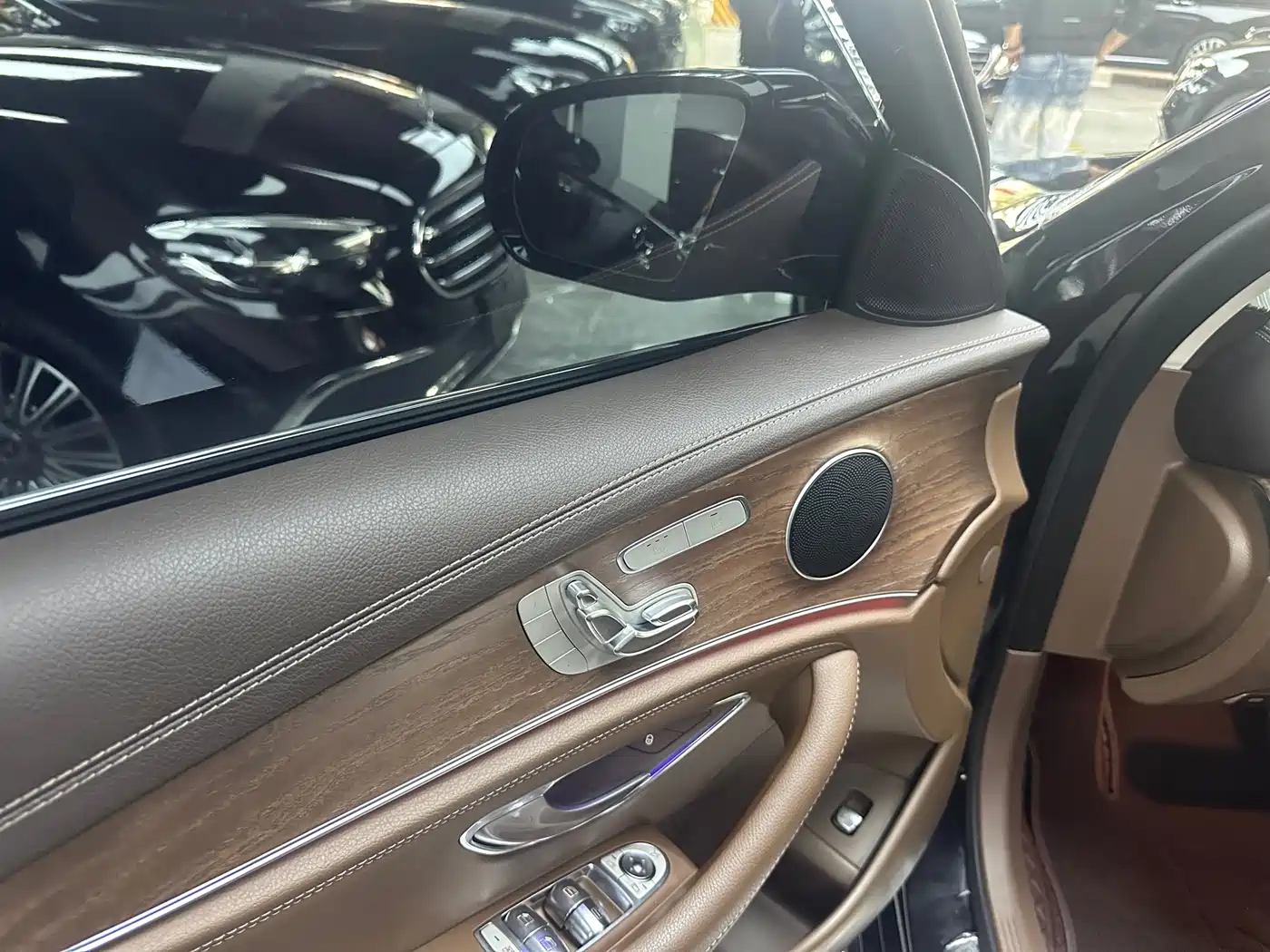 Mercedes-Benz E-Class 2020 E 300 L Fashion фото 6