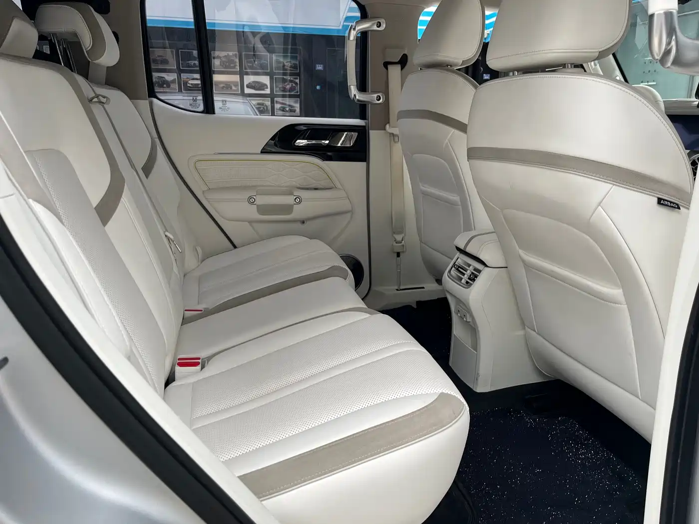 TANK CO CREATION TANK 300