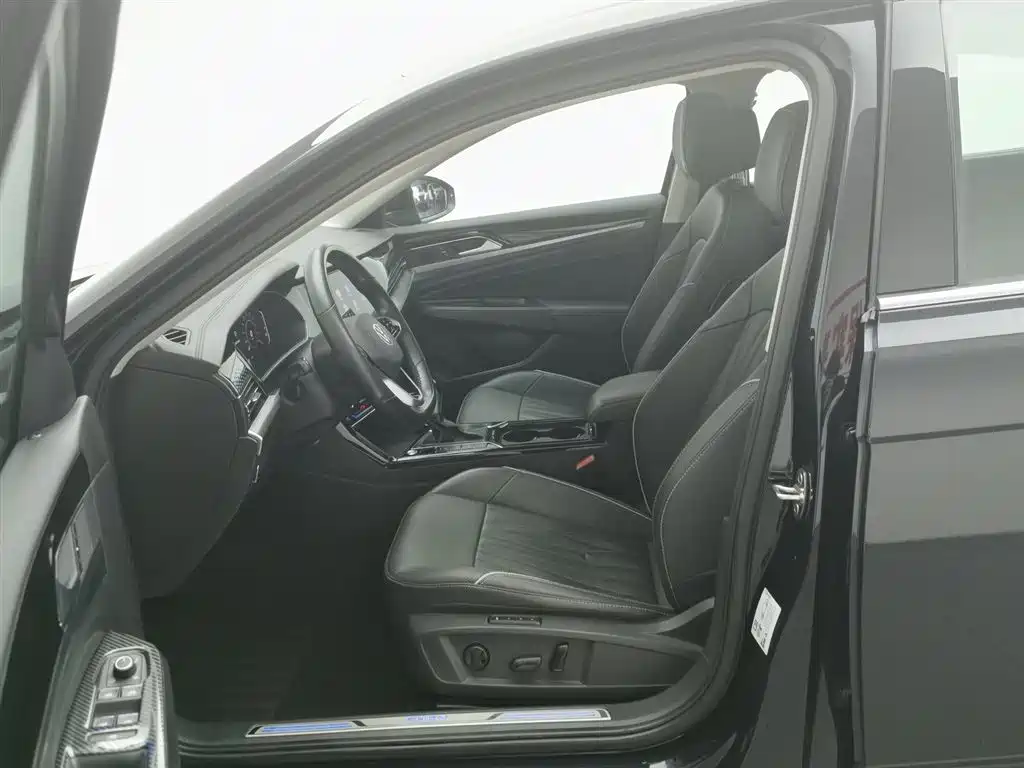 VOLKSWAGEN PASSAT NEW ENERGY