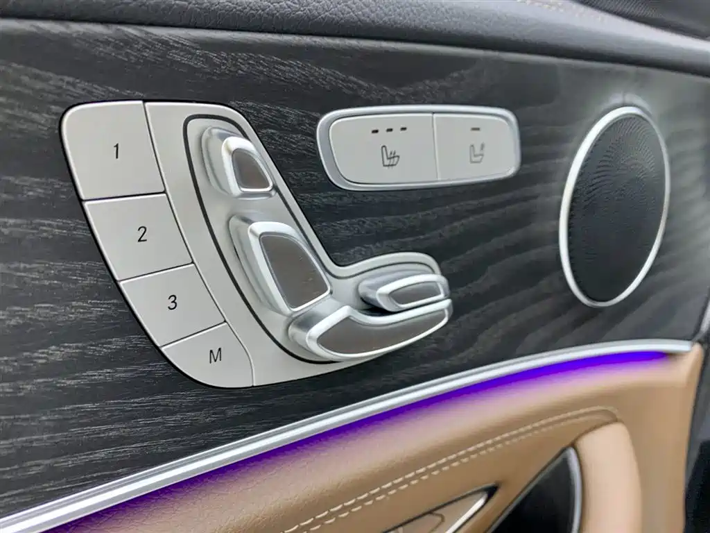 Mercedes-Benz E-Class 2023 E 300 L Sport Fashion фото 26
