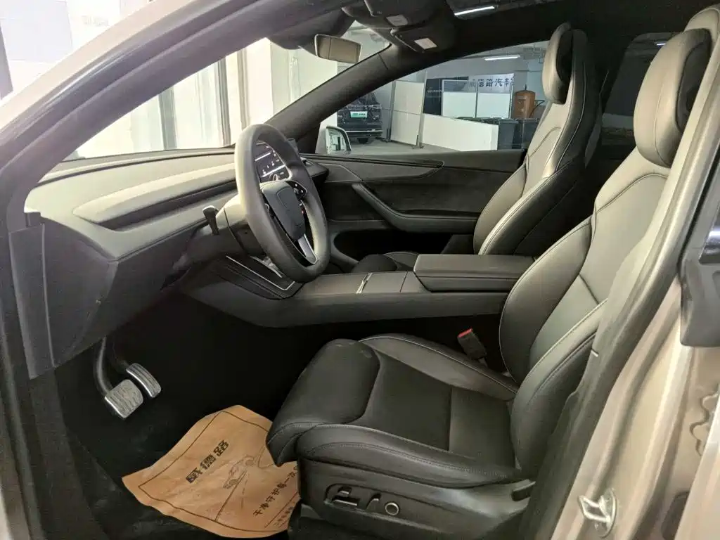 Tesla Model Y L 2025 2025 Facelift Long Range AWD