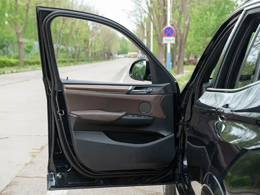 BMW X3 (Import) 2014 xDrive28i X Design Package фото 33
