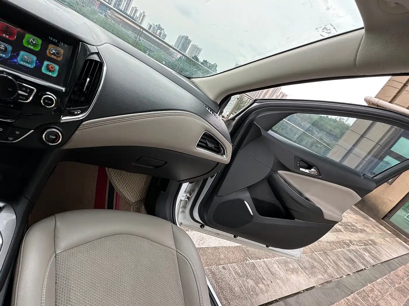 Chevrolet Cruze 2015 1.5L Automatic Luxury Edition фото 19