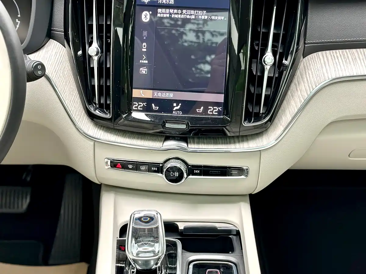 Volvo XC60 Plug-in Hybrid 2019 T8 Twin Engine Excellence Luxury (China VI) фото 24