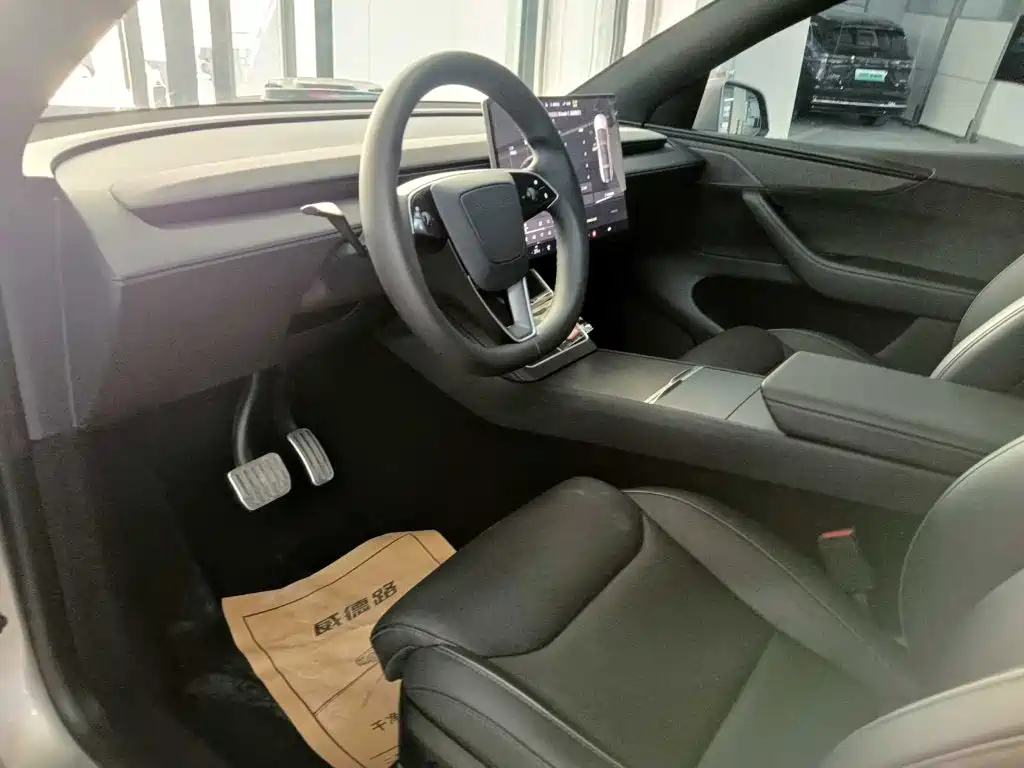 Tesla Model Y L 2025 2025 Facelift Long Range AWD