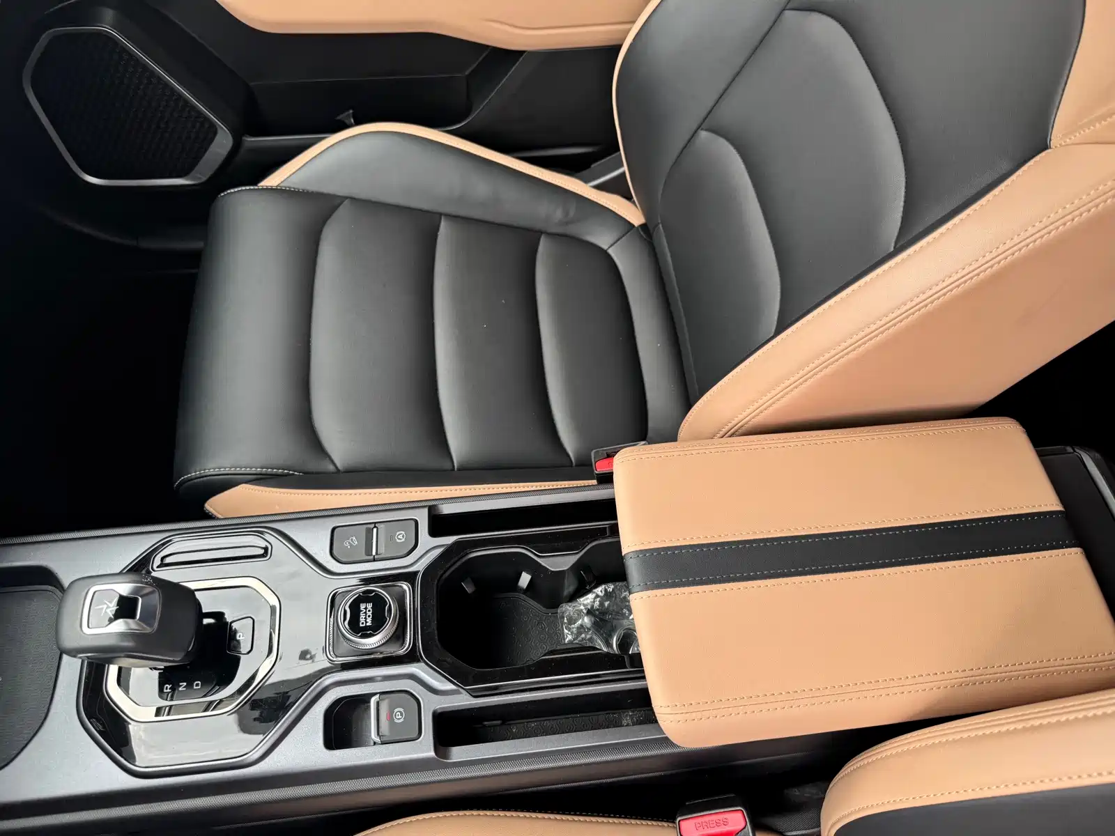 Фото 8 - Geely ICON