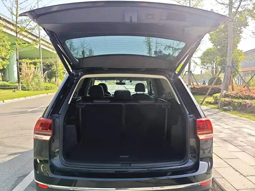 Volkswagen Teramont 2019 380TSI 4WD Luxury Edition China VI фото 6