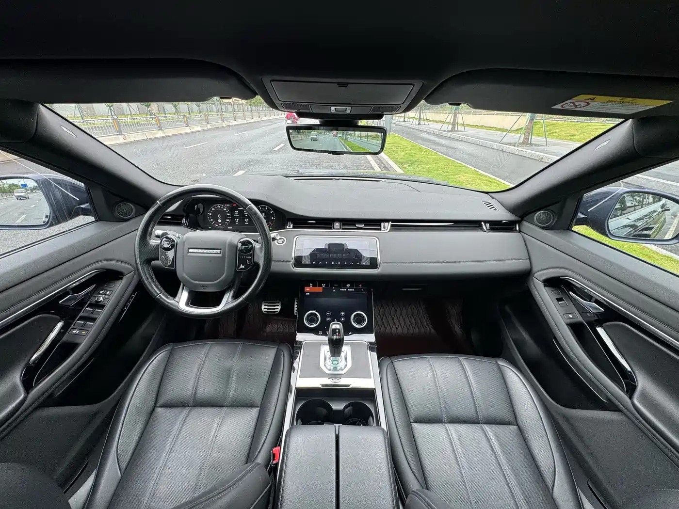 Land Rover Range Rover Evoque 2020 249PS R-DYNAMIC SE Sport Tech Edition фото 6