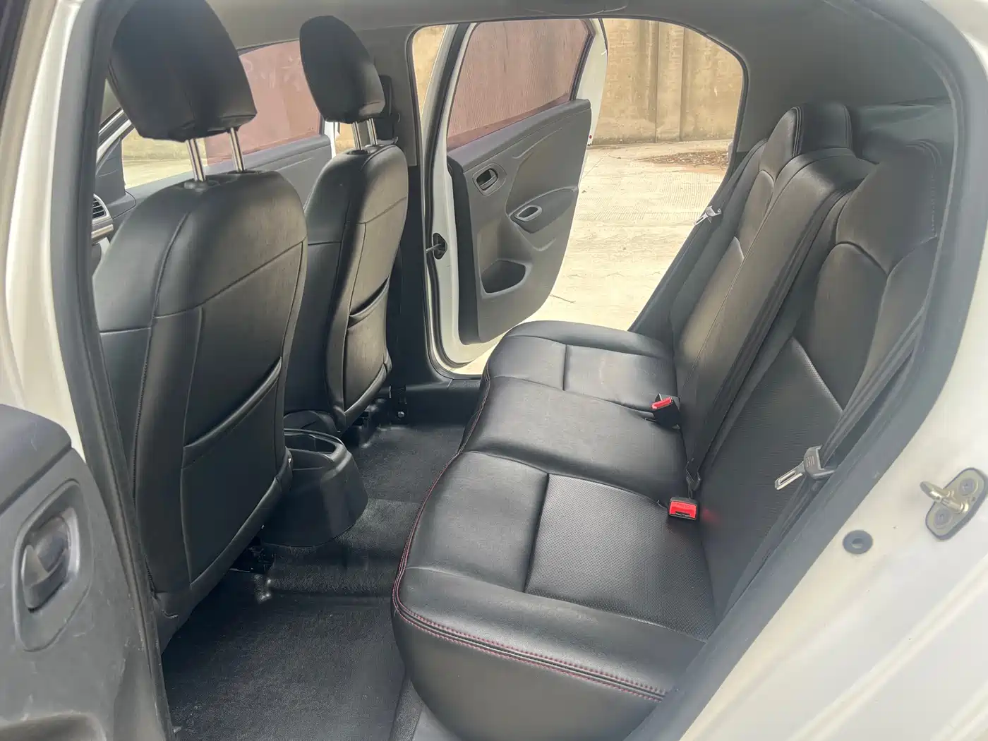 Peugeot 301 2016 1.6L Auto Comfort Edition фото 7