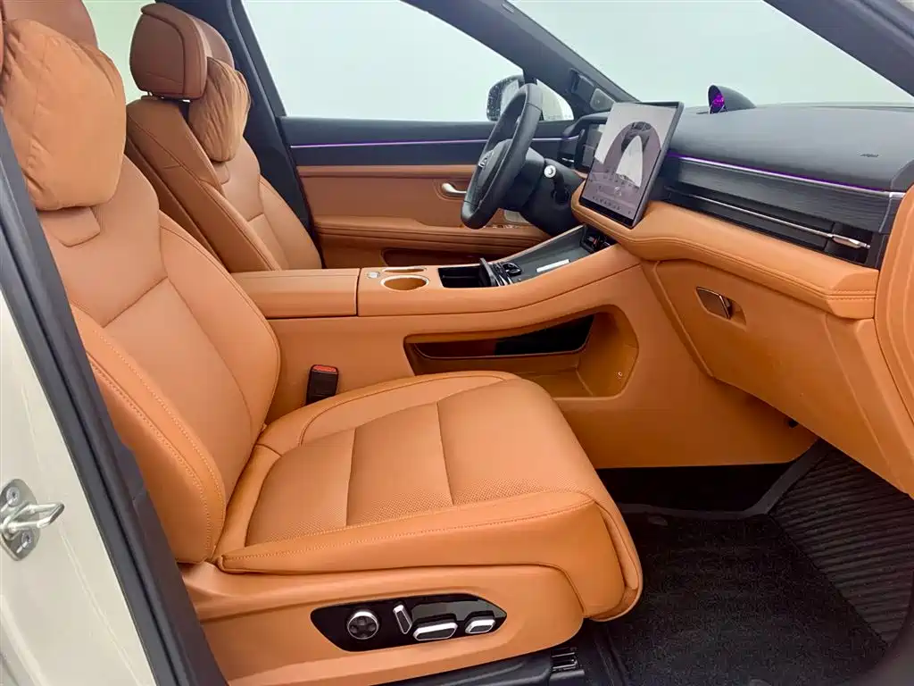 AITO Wenjie AITO M5 2025 Extended Range Ultra AWD фото 13